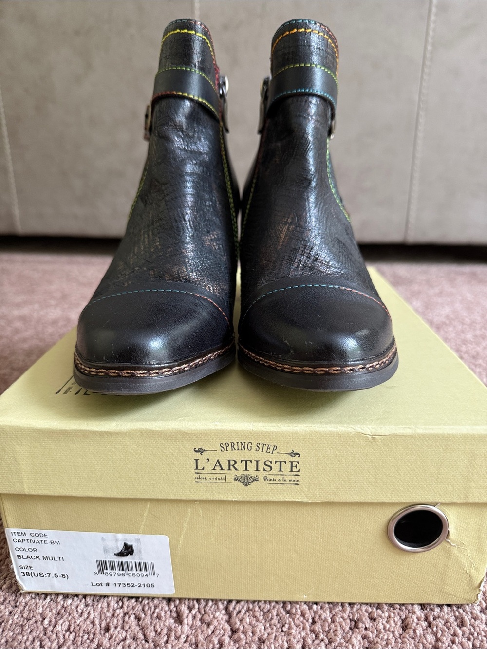 L'Artiste Captivate Black Leather Ankle Bootie Size 38 / 7.5 - 8 NIB